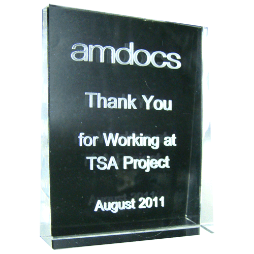 TRI-e-3d-laser-engraving-in-glass-award-Amdocs1 (2).png